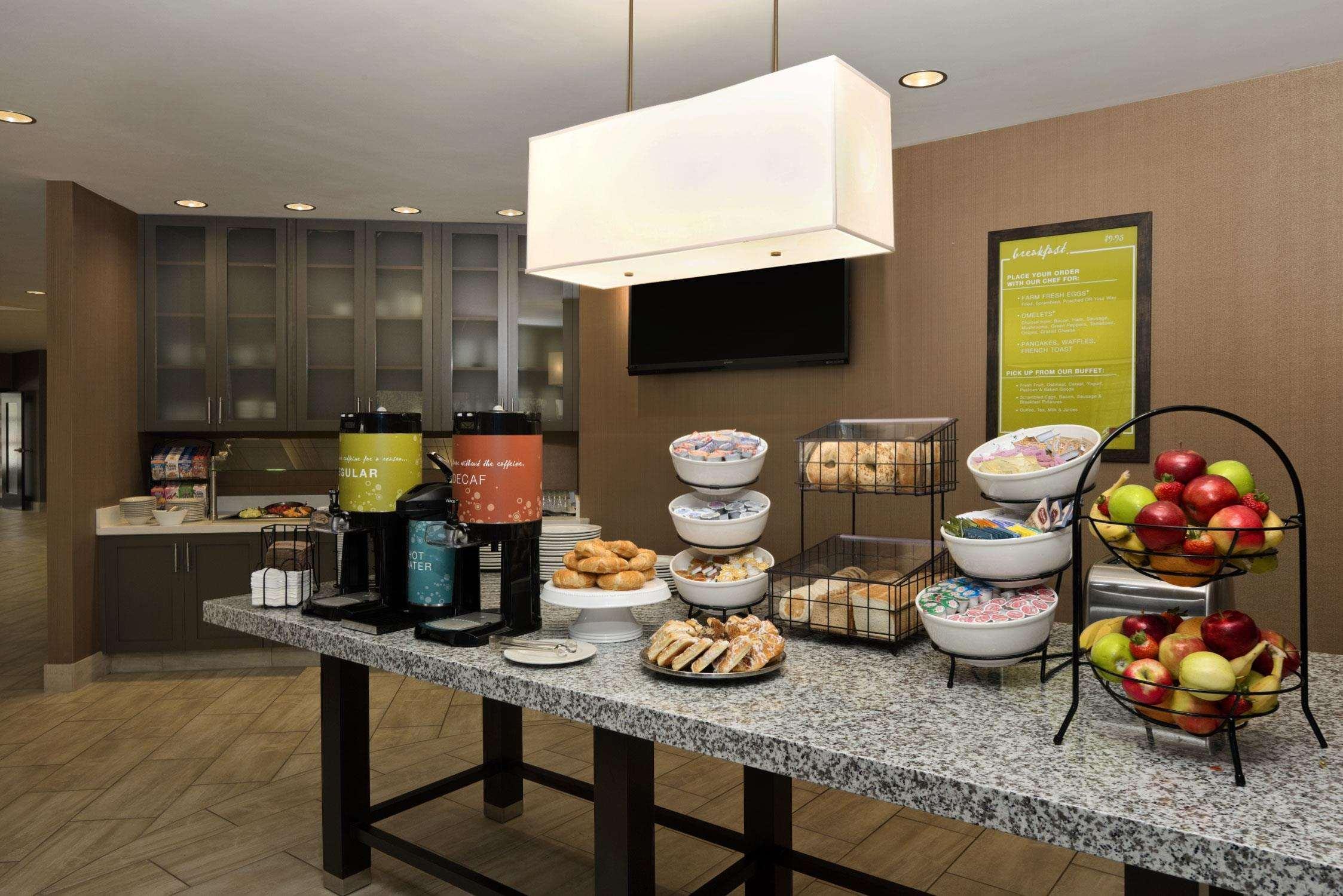 Hilton Garden Inn Ogden Restaurant photo